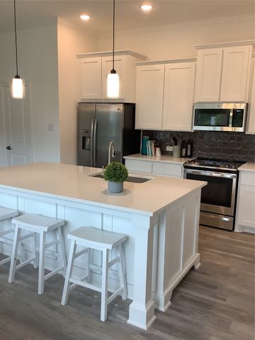 609 E Midway Drive, Euless, TX 76039
