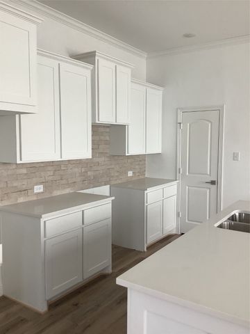 609 E Midway Drive, Euless, TX 76039
