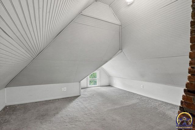 1501 SW Mulvane ST, Topeka, KS 66604