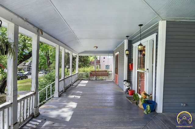 1501 SW Mulvane ST, Topeka, KS 66604