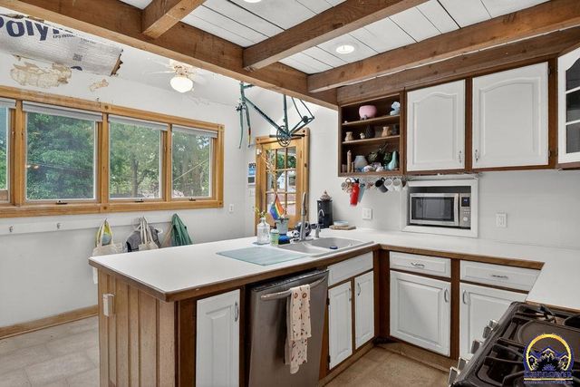 1501 SW Mulvane ST, Topeka, KS 66604