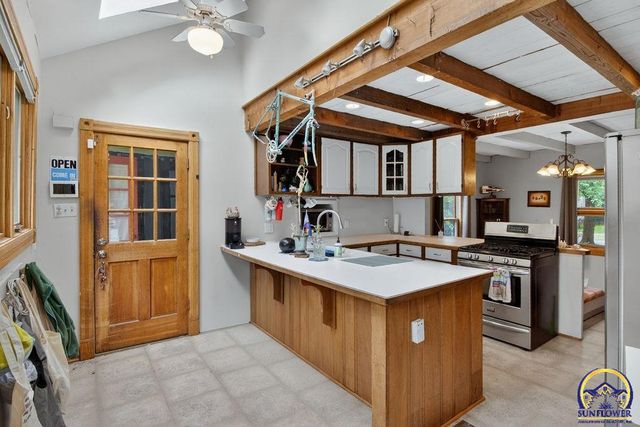 1501 SW Mulvane ST, Topeka, KS 66604