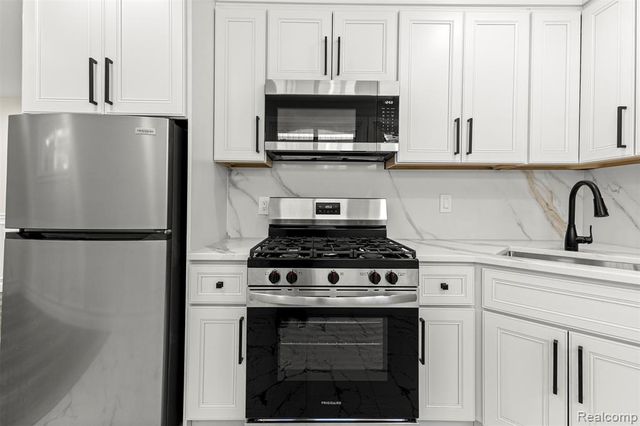 17215 Robert Street, Melvindale, MI 48122