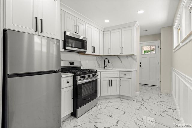 17215 Robert Street, Melvindale, MI 48122