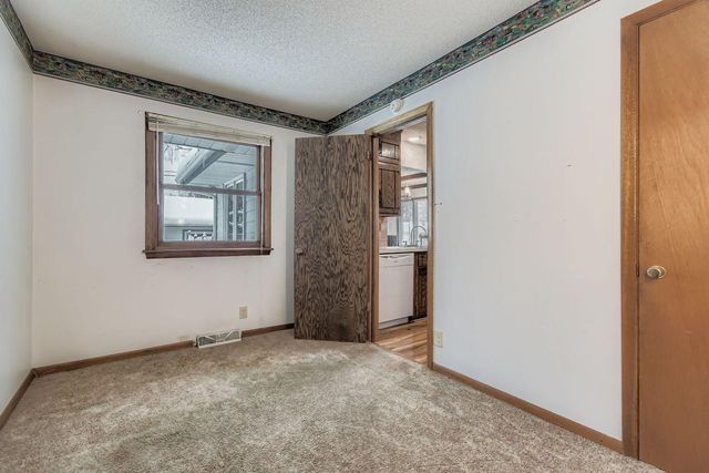 5300 Newton Avenue N, Brooklyn Center, MN 55430