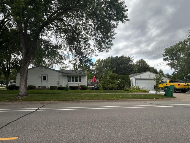 5300 Newton Avenue N, Brooklyn Center, MN 55430