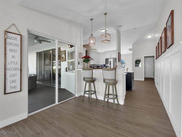 613 SE 19th LN, Cape Coral, FL 33990