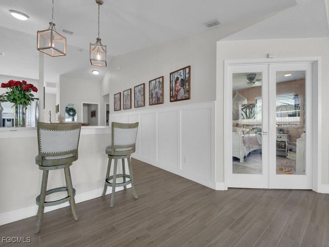 613 SE 19th LN, Cape Coral, FL 33990