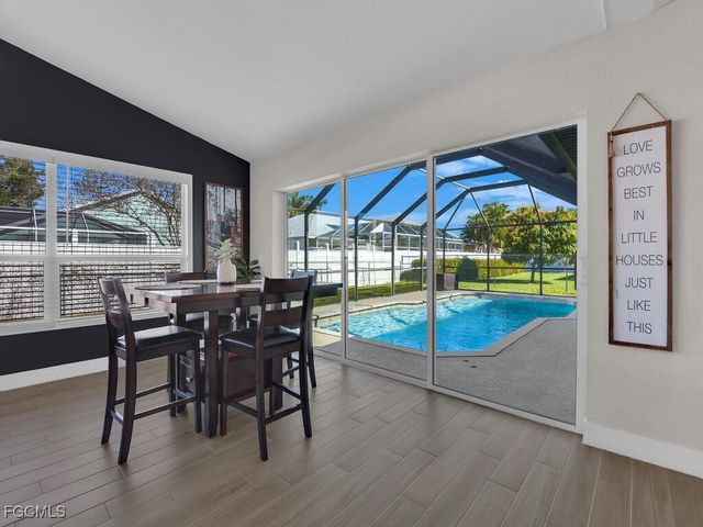 613 SE 19th LN, Cape Coral, FL 33990