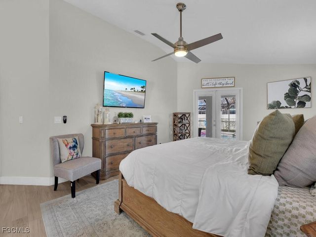 613 SE 19th LN, Cape Coral, FL 33990