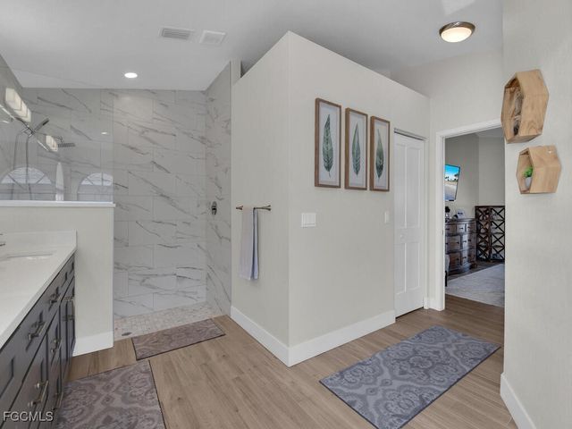 613 SE 19th LN, Cape Coral, FL 33990