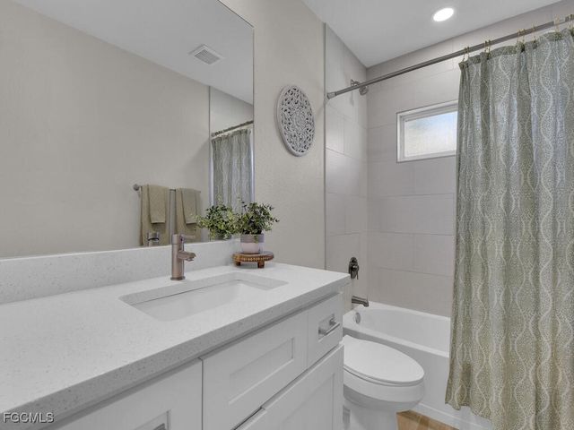 613 SE 19th LN, Cape Coral, FL 33990