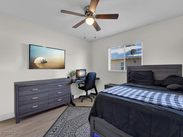 613 SE 19th LN, Cape Coral, FL 33990