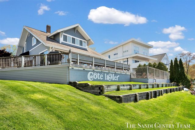 400 Lakeview Court 28-E, Spring Lake, MI 49456
