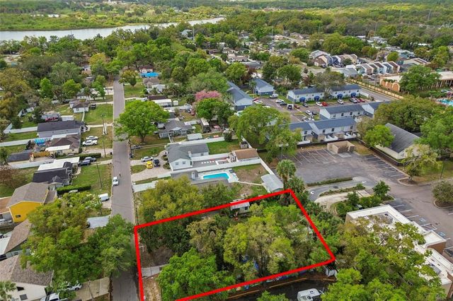 8730 N CALDER PLACE, Tampa, FL 33604