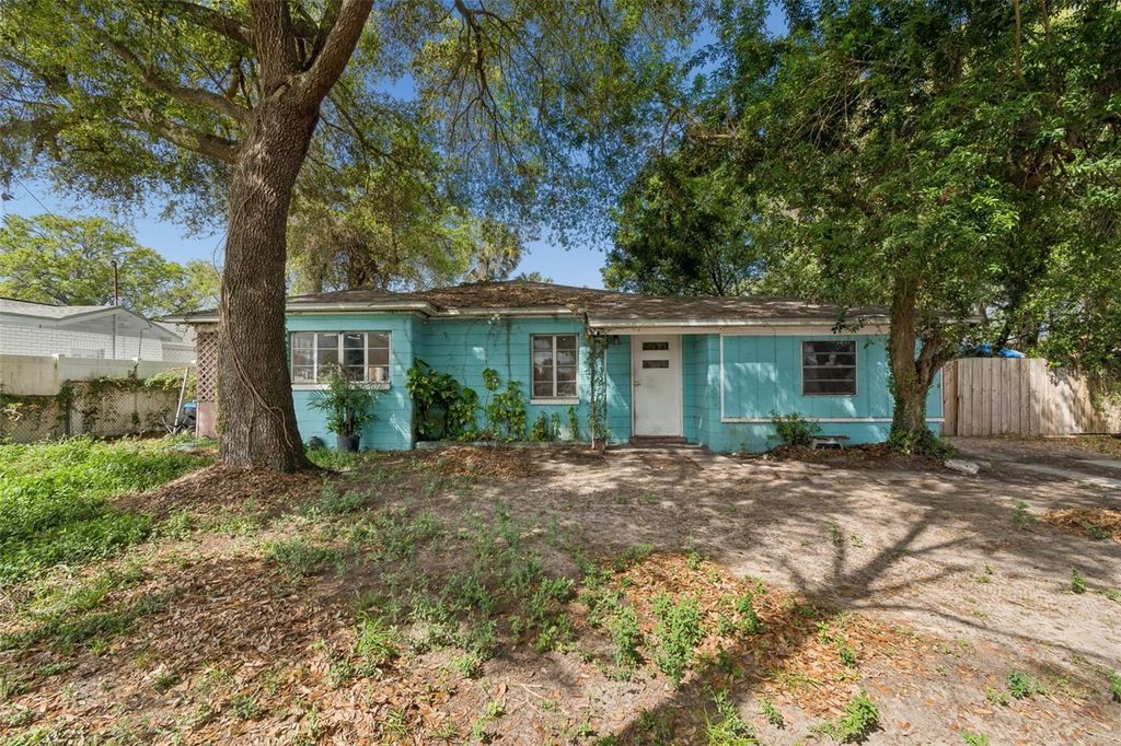 8730 N CALDER PLACE, Tampa, FL 33604