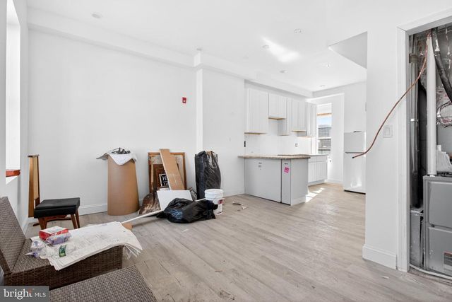 2804 W GIRARD AVE, Philadelphia, PA 19130