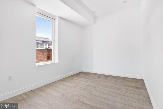 2804 W GIRARD AVE, Philadelphia, PA 19130