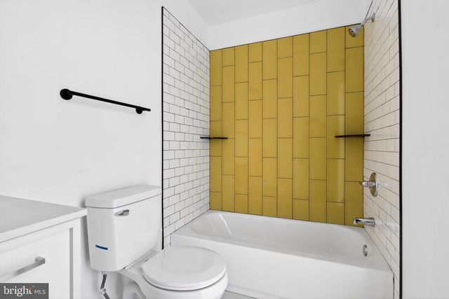 2804 W GIRARD AVE, Philadelphia, PA 19130