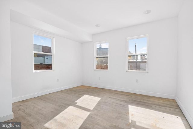 2804 W GIRARD AVE, Philadelphia, PA 19130