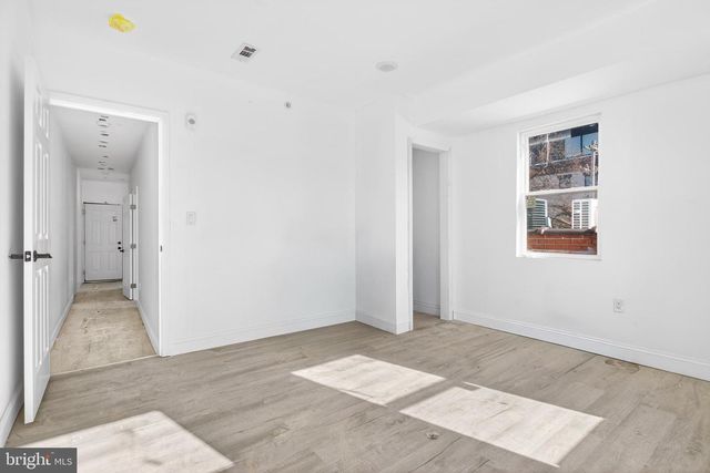 2804 W GIRARD AVE, Philadelphia, PA 19130