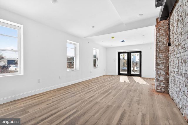 2804 W GIRARD AVE, Philadelphia, PA 19130