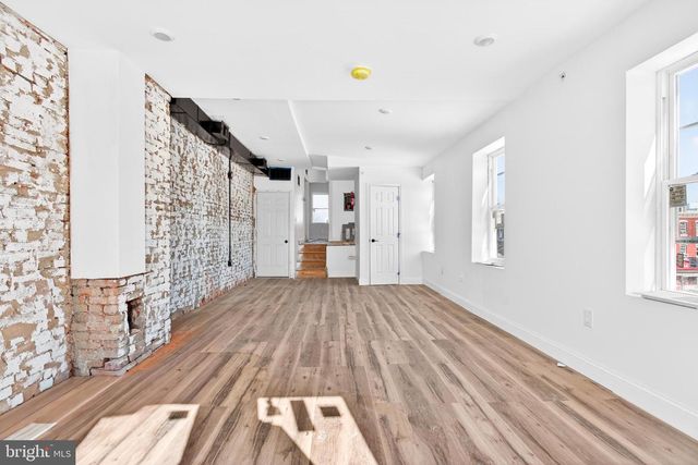 2804 W GIRARD AVE, Philadelphia, PA 19130