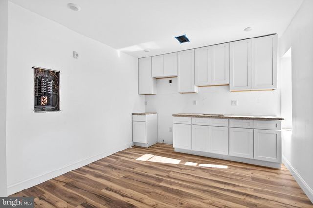 2804 W GIRARD AVE, Philadelphia, PA 19130