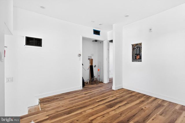 2804 W GIRARD AVE, Philadelphia, PA 19130