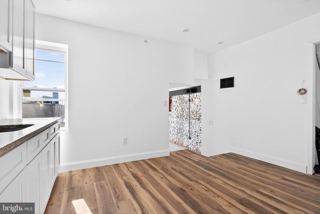 2804 W GIRARD AVE, Philadelphia, PA 19130