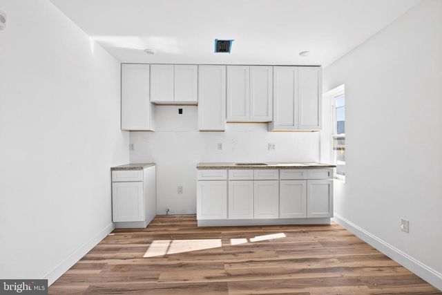 2804 W GIRARD AVE, Philadelphia, PA 19130