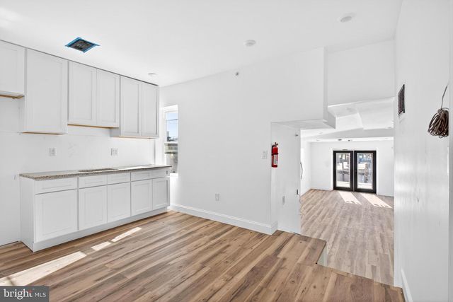 2804 W GIRARD AVE, Philadelphia, PA 19130