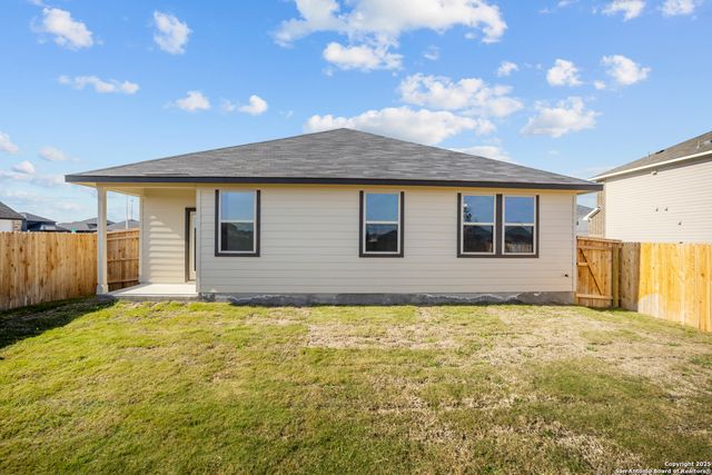 3808 Isaac Dr, Seguin, TX 78155