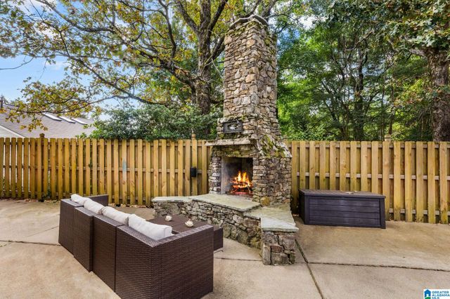 1212 VESTAVIA PLACE, Vestavia Hills, AL 35216