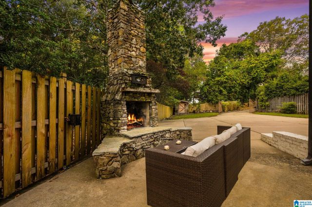 1212 VESTAVIA PLACE, Vestavia Hills, AL 35216