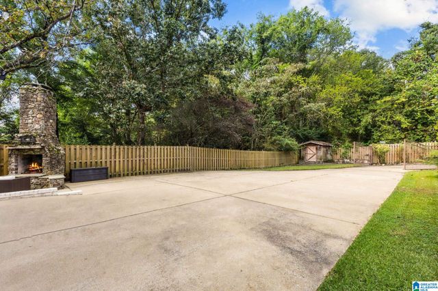 1212 VESTAVIA PLACE, Vestavia Hills, AL 35216
