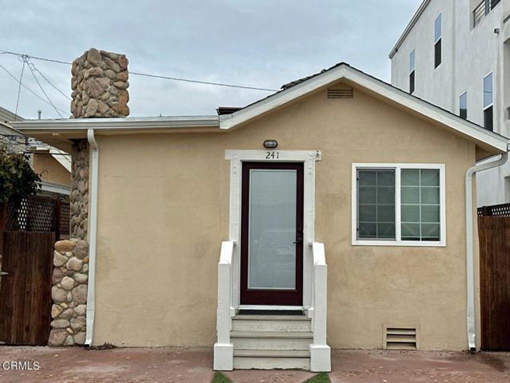 241 Cahuenga Drive, Oxnard, CA 93035