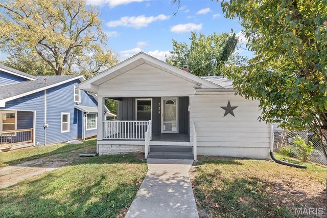725 Park Drive, Alton, IL 62002