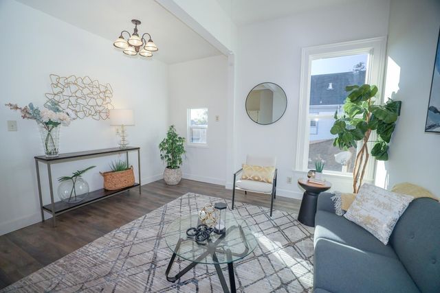 1432 Union ST Upper, Oakland, CA 94607