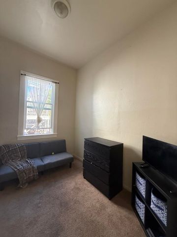 1432 Union ST Upper, Oakland, CA 94607
