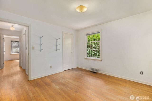 9525 7th Avenue NW, Seattle, WA 98117