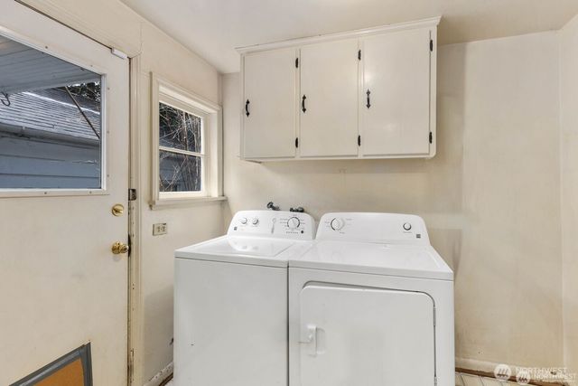 9525 7th Avenue NW, Seattle, WA 98117