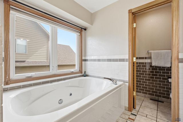 4170 WISCONSIN AVE, Rapid City, SD 57701