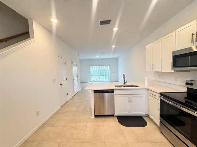 8528 DAYBREAK STREET, Sarasota, FL 34241