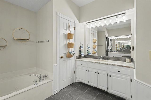 11212 Cedar Ridge Road, Oklahoma City, OK 73162