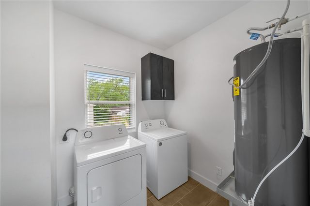 214 Lynn Drive 301, Bryan, TX 77801