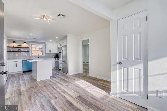 370 BEVERLY RD, Camp Hill, PA 17011