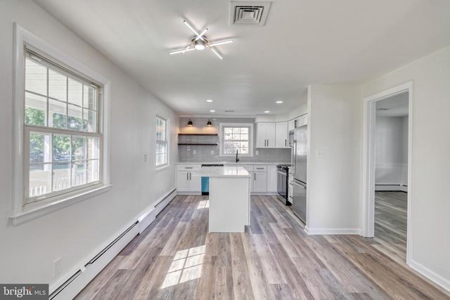 370 BEVERLY RD, Camp Hill, PA 17011