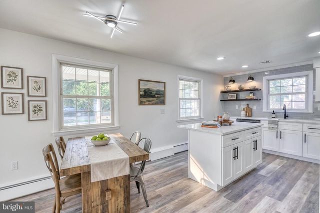 370 BEVERLY RD, Camp Hill, PA 17011
