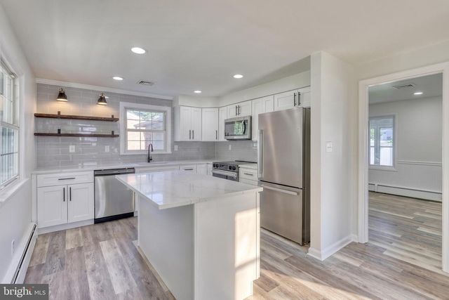 370 BEVERLY RD, Camp Hill, PA 17011